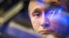 El presidente de Rusia, Vladimir Putin, se dirige a la prensa al final la de la Cumbre UE-Rusia, en diciembre de 2012. ( AP/Geert Vanden Wijngaert, Archivo)