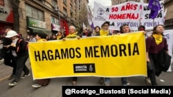 Marcha en Santiago de Chile, en el aniversario 50 del Golpe de Estado de Augusto Pinochet. (Foto: @Rodrigo_BustosB)