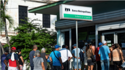 Info Martí | La bancarización en Cuba, desconfianza de la población Info Martí | La bancarización en Cuba, desconfianza de la población