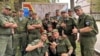 Cubanos posan como soldados del 137 Regimiento de paracaidistas, ubicado en la ciudad de Riazán. Foto Cortesía Alain Paparazzi Cubano