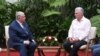 Miguel Díaz-Canel junto a Igor Sechin, director Ejecutivo de la petrolera rusa Rosneft. (Foto: Twitter/@DiazCanelB)