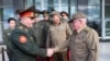 Los jefes militares de Bielorrusia y Cuba, Viktor Jrenin y Álvaro López Miera, sellaron la cooperación entre ambos países con la firma de un acuerdo de cooperación. (Foto: Telegram/Ministerio de Defensa de Bielorrusia)