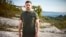 Zelenskyy durante la grabación de los saludos con motivo del Día de la Independencia de Ucrania, en la región de Sumy, Mogrytsia, no lejos del lugar desde donde las FFAA lanzaron una ofensiva sobre la región rusa de Kursk.
