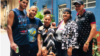 Robles (2do. de der. a izq.) posa con sus familiares durante su primer pase de prisión. Fue condenado a 5 años de privación de libertad por cargos de supuesta propaganda enemiga y desobediencia tras manifestarse en solitario con un cartel.