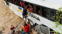 Info Martí | Cubanos viajaban en autobús que se precipitó en río hondureño Info Martí | Cubanos viajaban en autobús que se precipitó en río hondureño