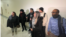 Grupo de cubanos llega a la oficina de la congresista María Elvira Salazar para exponer su petición de acceso a un parole que les permita ser elegibles para la Ley de Ajuste Cubano el 17 de enero de 2024 en Washington.