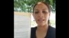 La esposa de José Daniel Ferrer, Nelva Ortega, muestra el recurso de queja que intentó presentar en la prisión de Mar Verde. (Captura de video/YouTube)