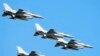 Aviones de combate F-16 fabricados en Estados Unidos. (AP/Czarek Sokolowski, Archivo)