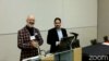 El académico estadounidense Ted A. Henken junto al editor en jefe de elTOQUE, José Jasán Nieves, tras el anuncio del LASA Media Award 2023. (Captura de video/Facebook LASA)