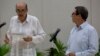 Álvaro Leyva, Canciller de Colombia, junto a su homólogo cubano Bruno Rodríguez Parilla, en La Habana, el 12 de agosto de 2022.