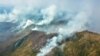 El humo del incendio forestal en Pinares de Mayarí, Cuba, visto el 23 de febrero de 2023. REUTERS/Juan Pablo Carreras/File Photo