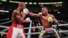 Errol Spence Jr golpea a Yordenis Ugás el sábado 16 de abril en Arlington, Texas. (Imagen de Twitter de Showtime Boxing).