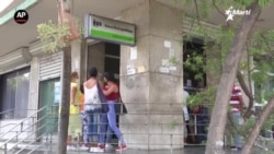 Info Martí | El régimen cubano intenta paliar el malestar social con créditos en pesos nacionales Info Martí | El régimen cubano intenta paliar el malestar social con créditos en pesos nacionales