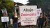 Protesta frente a las instalaciones de Zoonosis en La Habana. (Foto Facebook: Cuba contra el Maltrato Animal)