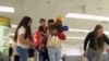 Primeros cubanos llegan a Miami bajo el nuevo programa de parole. (Captura de video/Telemundo 51)