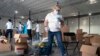 Recogida de ayuda para enviar a los cubanos de la isla, organizada por la iniciativa Solidaridad en Hermanos, el 16 de mayo del 2020. (Roberto Koltún)
