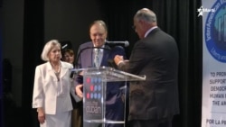 Info Martí | Carlos Alberto Montaner recibe premio y homenaje Info Martí | Carlos Alberto Montaner recibe premio y homenaje