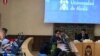 El dramaturgo y activista, Yunior García, explica la represión del régimen cubano en un panel de la Universidad de Alcalá, en Madrid.
