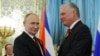 El presidente Vladimir Putin dijo la semana pasada que Rusia debería reanudar la producción de misiles nucleares de alcance medio y más corto. / Foto: Maxim Shemetov/Pool (Reuters)