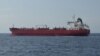 El buque tanquero de Islas Marshall que rescató a los balseros cubanos. (Foto: Guardia Costera)