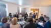 Activistas y artistas cubanos reunidos con el secretario de Estado de Estados Unidos, Antony Blinken, durante la Cumbre de las Américas en Los Angeles, el 7 de junio de 2022. (Twitter/Departamento de Estado).