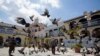 La Plaza Vieja, en La Habana, no verá aún el regreso de los turistas. (AP/Ismael Francisco)