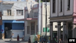 Vista de la iglesia pentecostal en La Habana (Cuba) hoy, lunes 12 de septiembre de 2011, donde un pastor evangélico realiza un encierro voluntario junto a más de 60 personas desde hace tres semanas. EFE/ Rolando Pujol