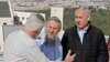 Netanyahu en un asentamiento judío en Alon Shvut, en las afueras de Jerusalén.