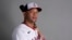 Yadiel Hernández será uno de los atractivos de la Serie del Caribe. En la foto posa con la camiseta del equipo de los Washington Nationals. (Foto AP/Jeff Roberson)