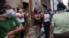 Escena tomada el martes en una cola para comprar comida en La Habana (Yamil Lage/AFP).
