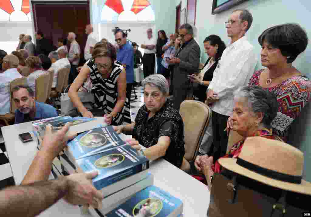 Presentación del libro “Biografía de un hombre de Dios" sobre la vida de Monseñor Agustín Román. Foto OCB/ Roberto Koltun. 
