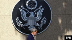 El 14 de agosto de 2015, el entonces secretario estadounidense de Estado, John Kerry, presidió la ceremonia de izado de la bandera estadounidense en la embajada de ese país en La Habana.