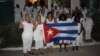 Damas de Blanco frente a la sede del movimiento opositor en Lawton, La Habana. (Foto: Angel Moya)