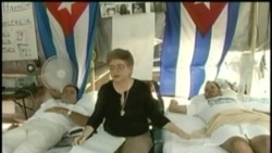 Se deteriora la salud de dos activistas en huelga de hambre en la Pequeña Habana Se deteriora la salud de dos activistas en huelga de hambre en la Pequeña Habana