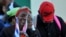 Una mujer en Santiago de Cuba llora a la muerte de Fidel Castro, el dictador que manejó los designiso de Cuba bajo total opresión para el pueblo.