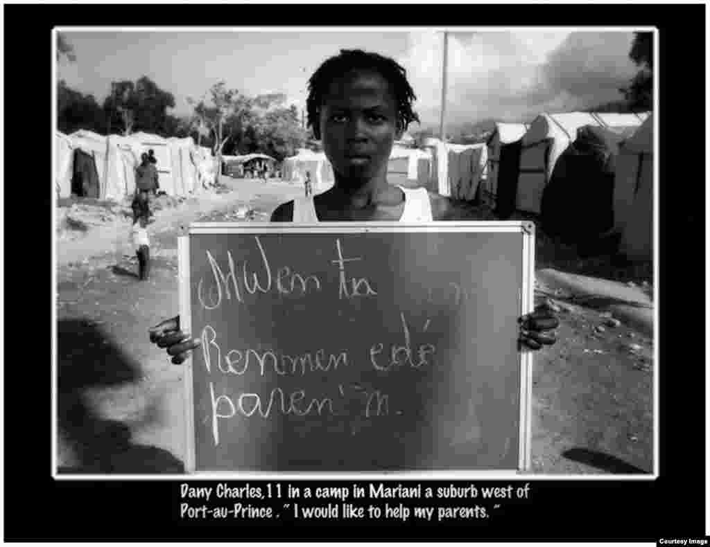 "Quiero ayudar a mis padres".  Foto Roberto Koltún cortesía de The Miami Herald.
