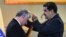 Nicolás Maduro condecora a Miguel Díaz-Canel en Miraflores el 30 de mayo de 2018.