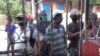 Santiagueros acuden a la sede de UNPACU en busca de ayuda. (YouTube/UNPACU)