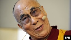 El Dalái Lama, el líder espiritual tibetano, asiste a la 16 edición de la conferencia internacional Forum 2000 en Praga (República Checa).