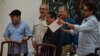 Miembros del Ejército de Liberación Nacional (ELN) de Colombia, durante una conferencia de prensa en La Habana, el 11 de mayo del 2017.