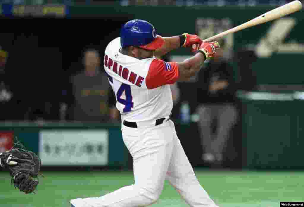 Un oportuno jonrón de Alfredo Despaigne con las bases llenas dio a Cuba un peleado triunfo ante Australia 4x3, para colocarla en la segunda ronda del IV Clásico Mundial de Béisbol.  