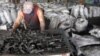 Los trabajadores se fueron al paro para exigir mejor salario y condiciones laborales.