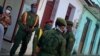 Presencia de agentes de la Policía en Baracoa. (Foto de Francisco Manzanet en Facebook).