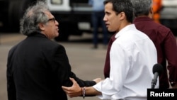 El presidente interino de Venezuela, Juan Guaidó, y el secretario de la OEA, Luis Almagro, durante un encuentro en Colombia, el 23 de febrero de 2019.