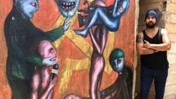 El artista cubano conocido como Yulier P expone otra pieza de la serie Regalos El artista cubano conocido como Yulier P expone otra pieza de la serie Regalos