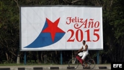 Cuba espera el 2015 con esperanzas y detenciones