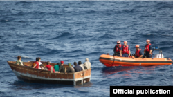 Cubanos interceptados por la Guardia Costera en Key West, Florida, el 30 de Dic de 2014. Foto Guardia Costera.