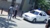 Vigilancia policial a la sede las Damas de Blanco /Foto Berta Soler, Twitter