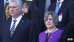 El gobernante cubsno, Miguel Díaz-Canel, y la primera dama cubana, Lis Cuesta, en una imagen de archivo.