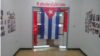 Imagen de la exposición de fotografías del performance "La Bandera es de todos".